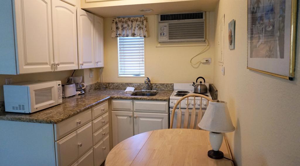 Tropic Terrace Of Treasure Island Hotel St. Pete Beach Bilik gambar